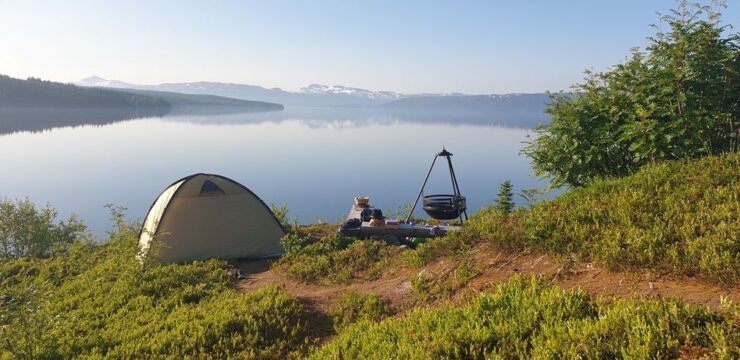 Tältplats längs Vildmarksvägen
